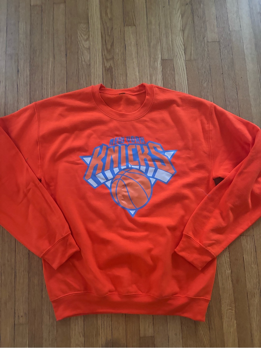New York Knicks front and back print Orange Crewneck Sweatshirt no tag Medium